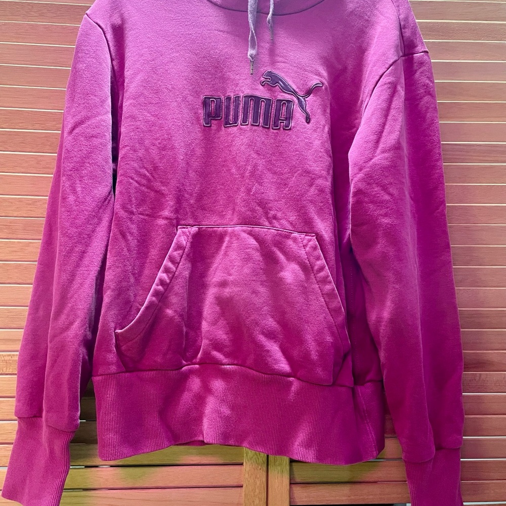 Puma Essentials Logo Fleece Hoodie in Purple, Girls Size XL.